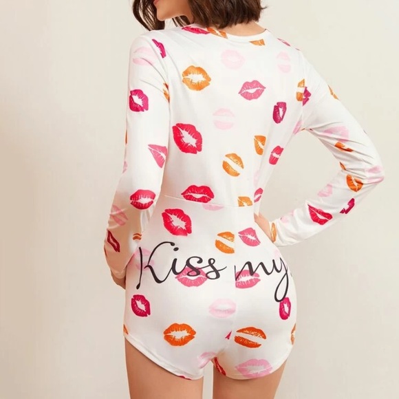 Onesie different styles Comes in L M S - Picture 3 of 16